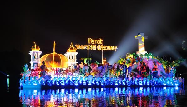 1Malaysia International Tourism Night Floral Parade – ‘Magic of the Night’