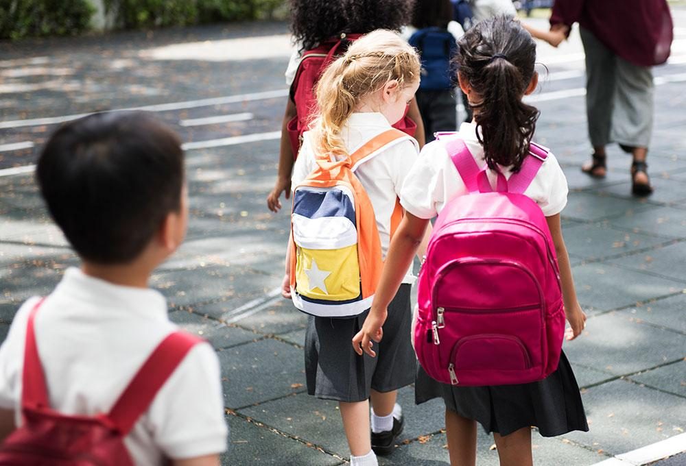 Should You Be Worried About Heavy School Bags & Scoliosis ?